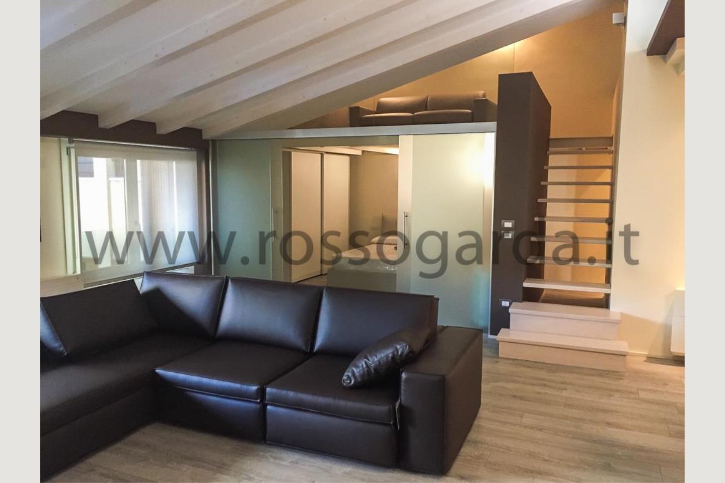 divano di loft in vendita a Desenzano