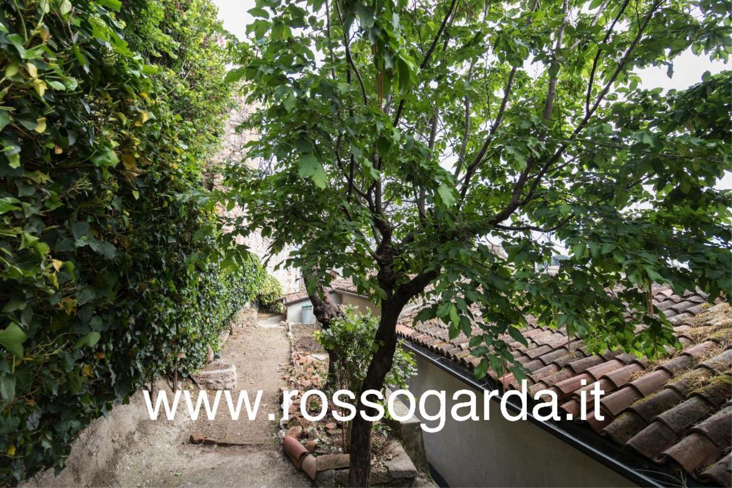 giardino Dimora 800  vendita Castellaro Lagusello