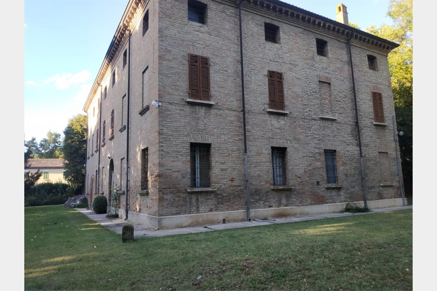 Palazzo in Vendita Ravenna