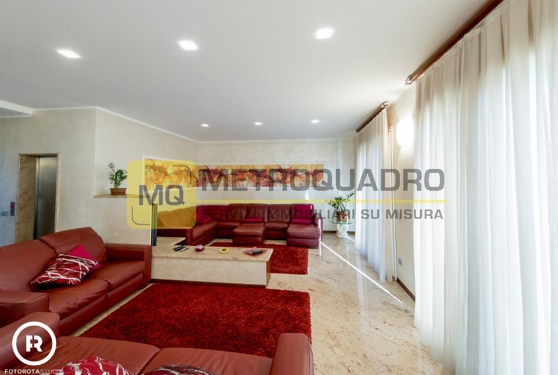 Villa in Vendita a Lecco
