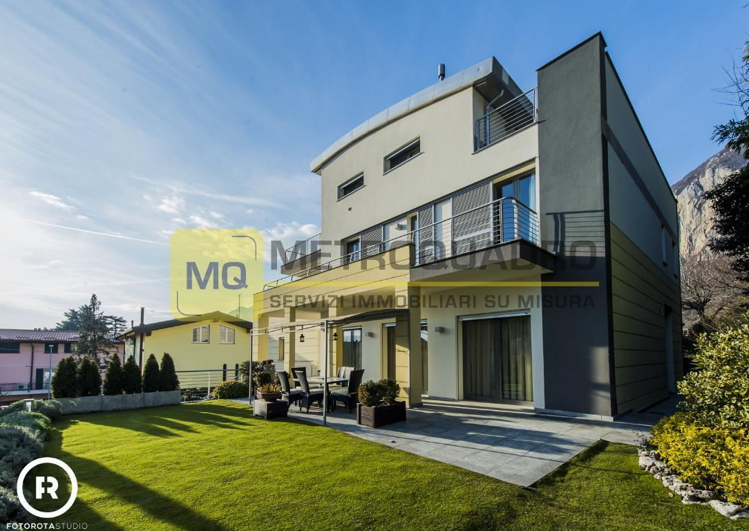 Villa in Vendita a Lecco
