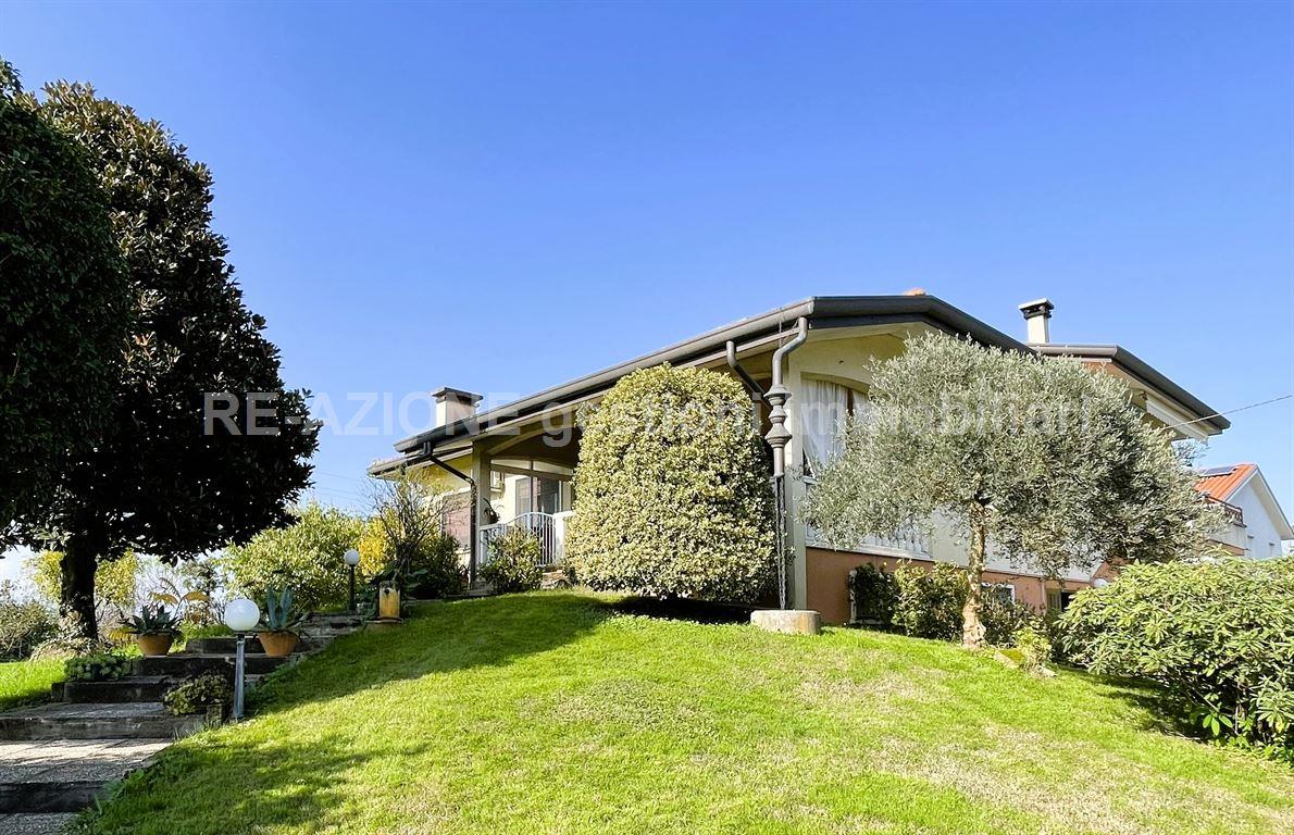 VICENZA: CASA SINGOLA con 2500 mq di giardino