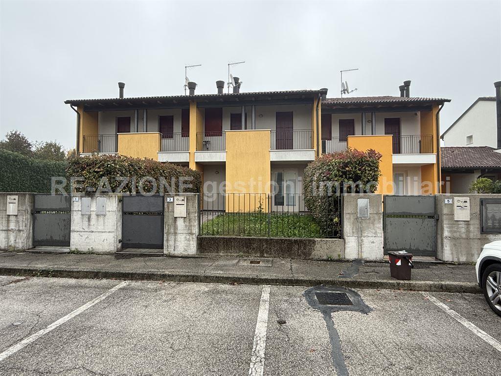 VILLA A SCHIERA IN OTTIMO STATO A SAN PIETRO IN GU