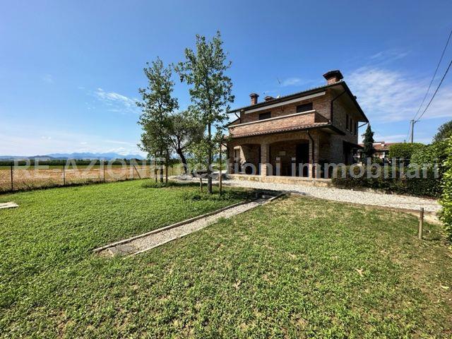 VICENZA, STAND ALONE 4 BDRM HOUSE FOR RENT