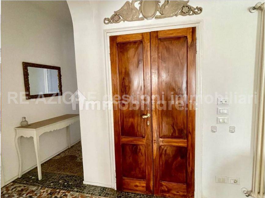 Vicenza,2 bdrm flat furnished with parking on rent.