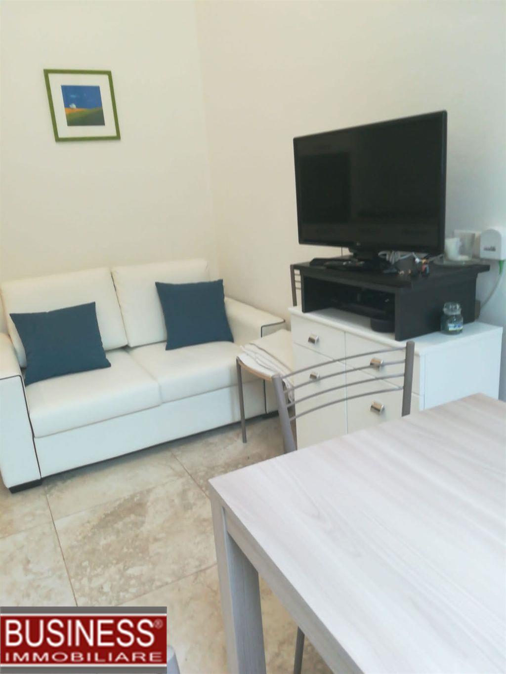 MILANO, MM GIOIA/ISOLA - BILOCALE ARREDATO CON BALCONE
