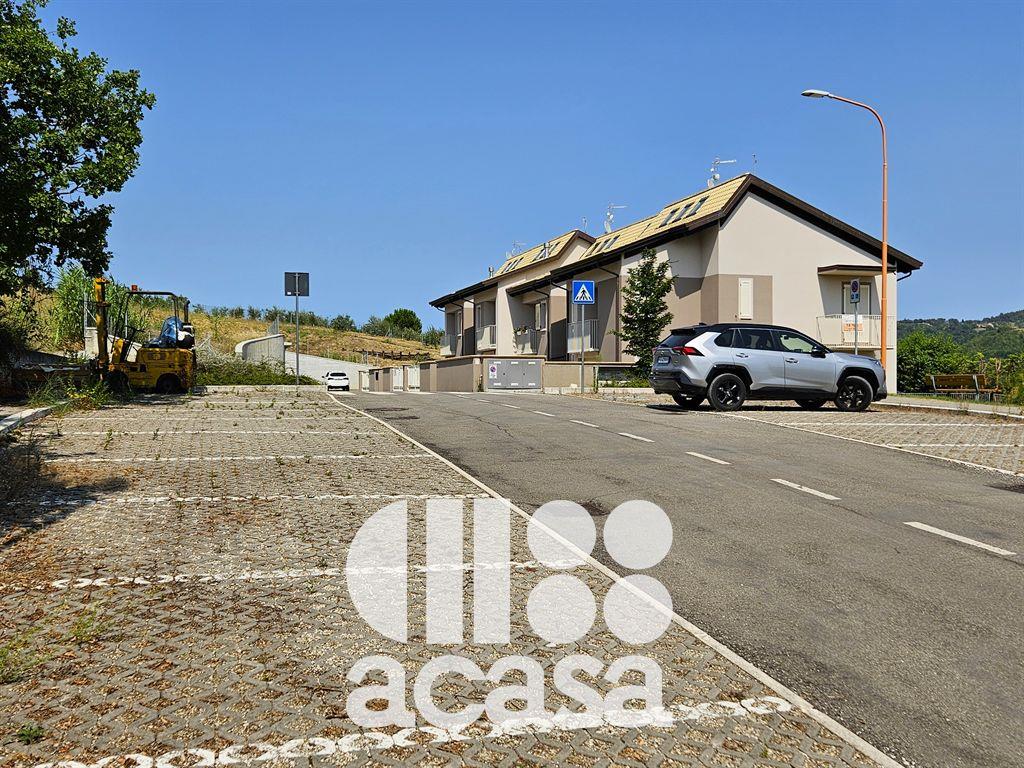 VILLETTA A SCHIERA IN ZONA PANORAMICA