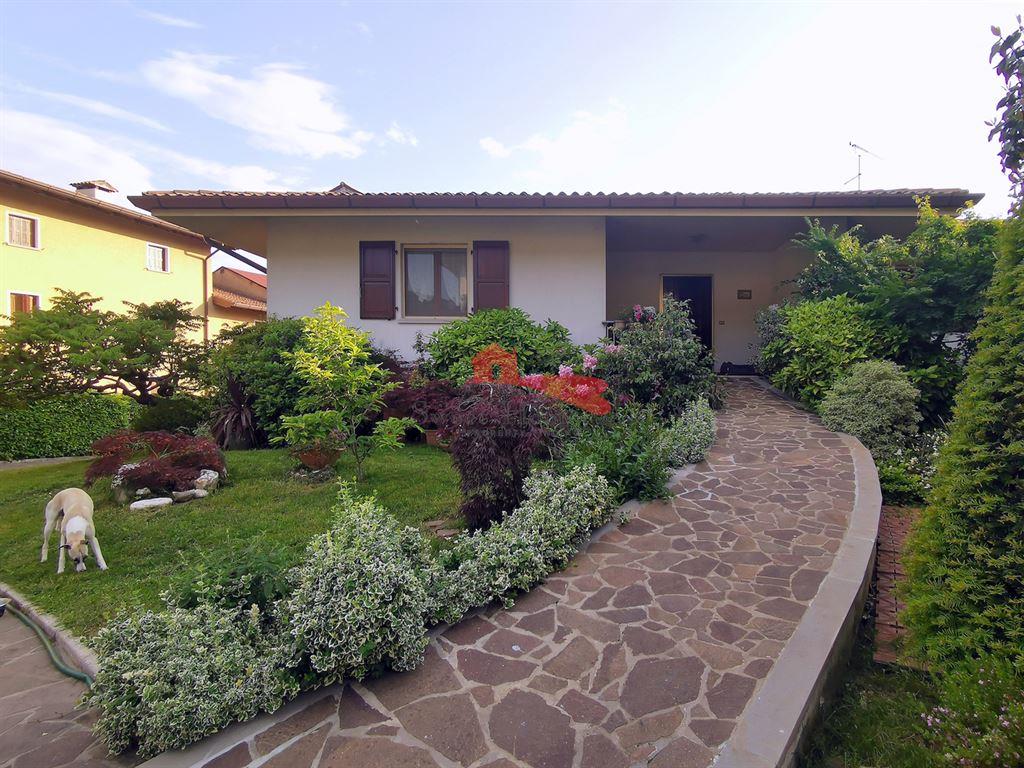 VILLA SINGOLA A FAEDIS