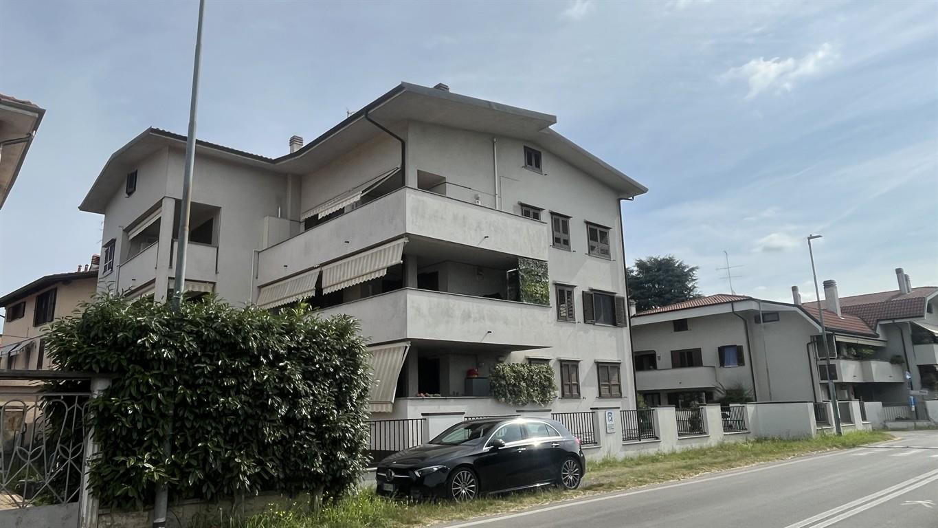 Ampio trilocale con terrazzo e vista sul verde
