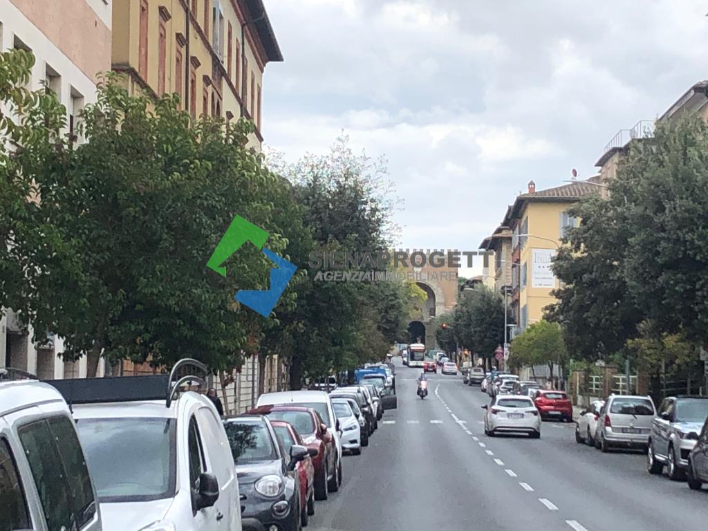 Viale Cavour vendesi trilocale ristrutturato al piano 1S Richiesta € 180.000