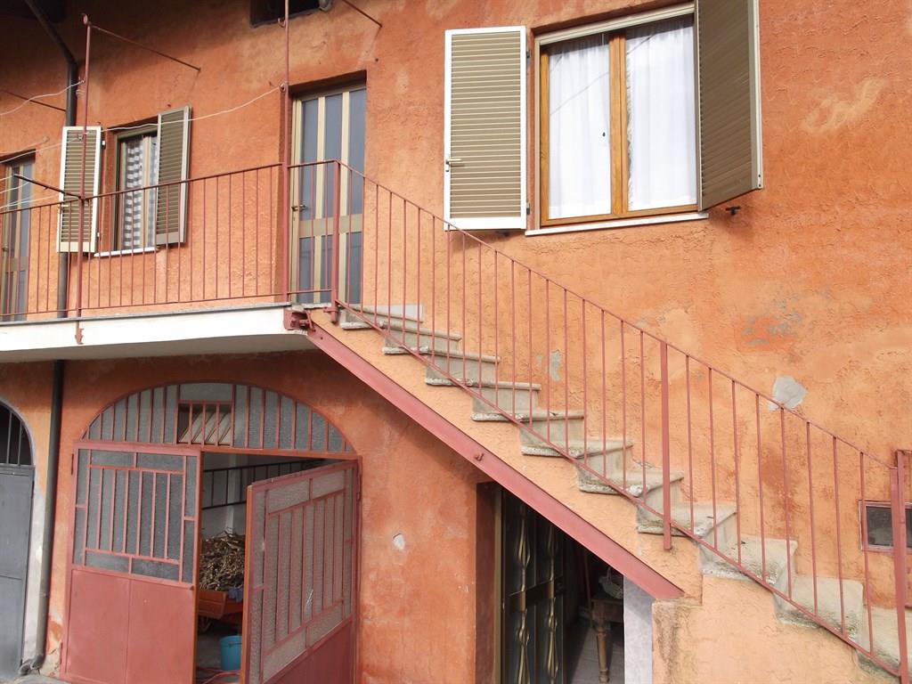 Clavesana (CN), casa semindipendente con terreno