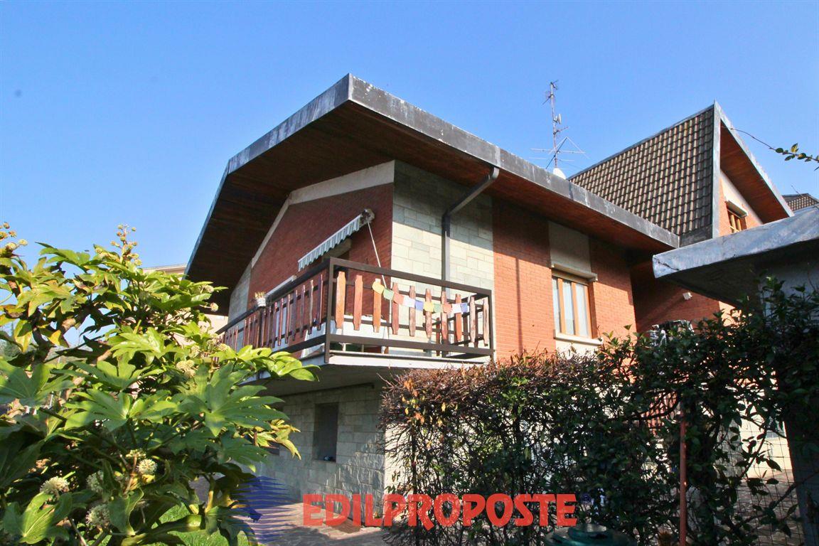 Villa bifamiliare a Limbiate – Una soluzione unica ed elegante