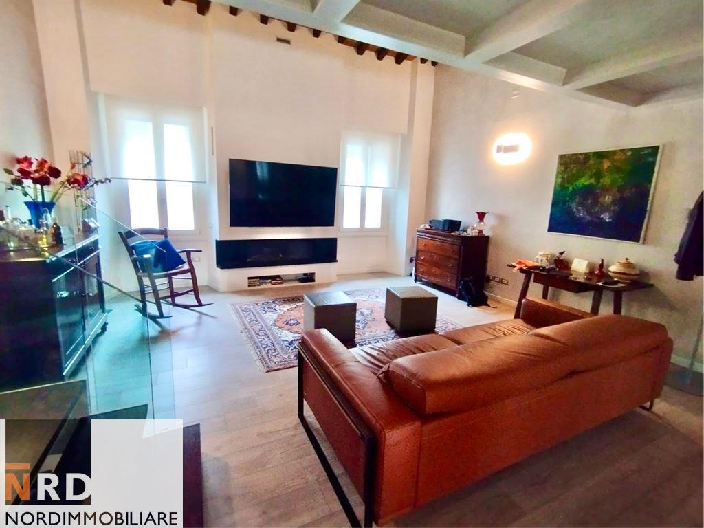 Elegante quadrilocale Ristrutturato di 245 mq