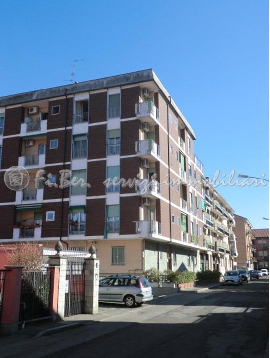 2 LOCALI di mq. 70