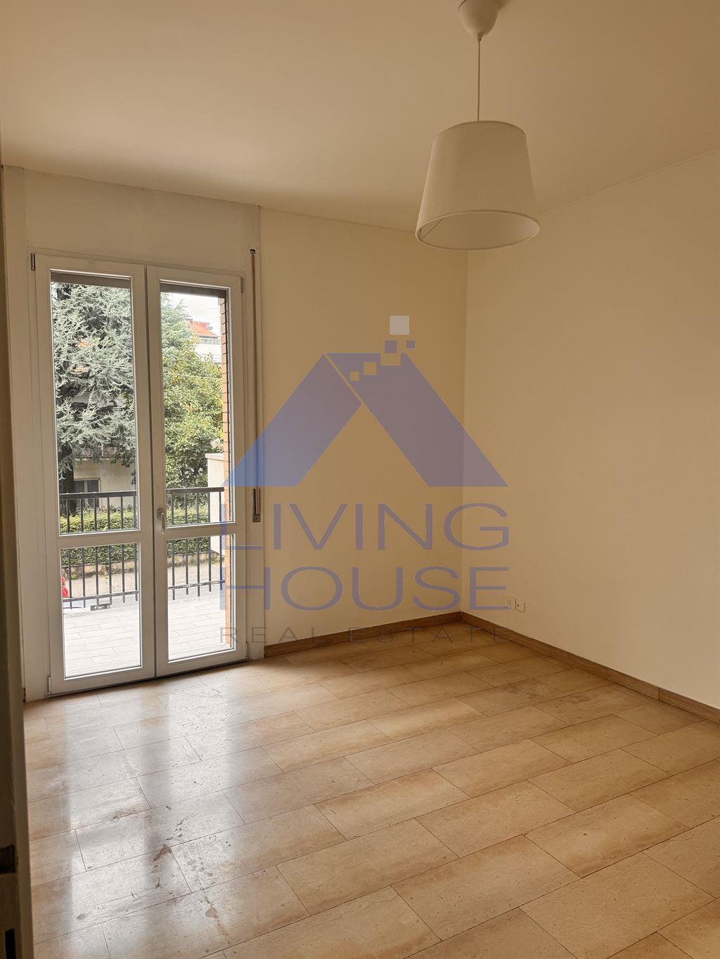 Monolocale  in locazione a Monza