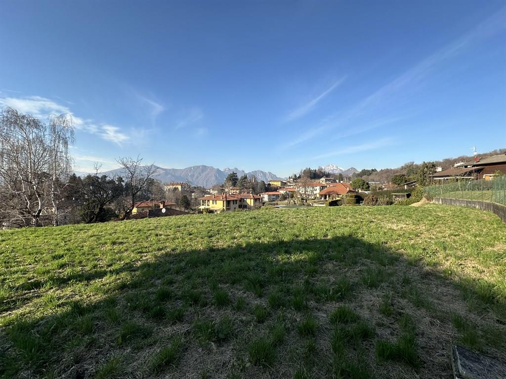 TERRENO EDIFICABILE PANORAMICO A ELLO Centro