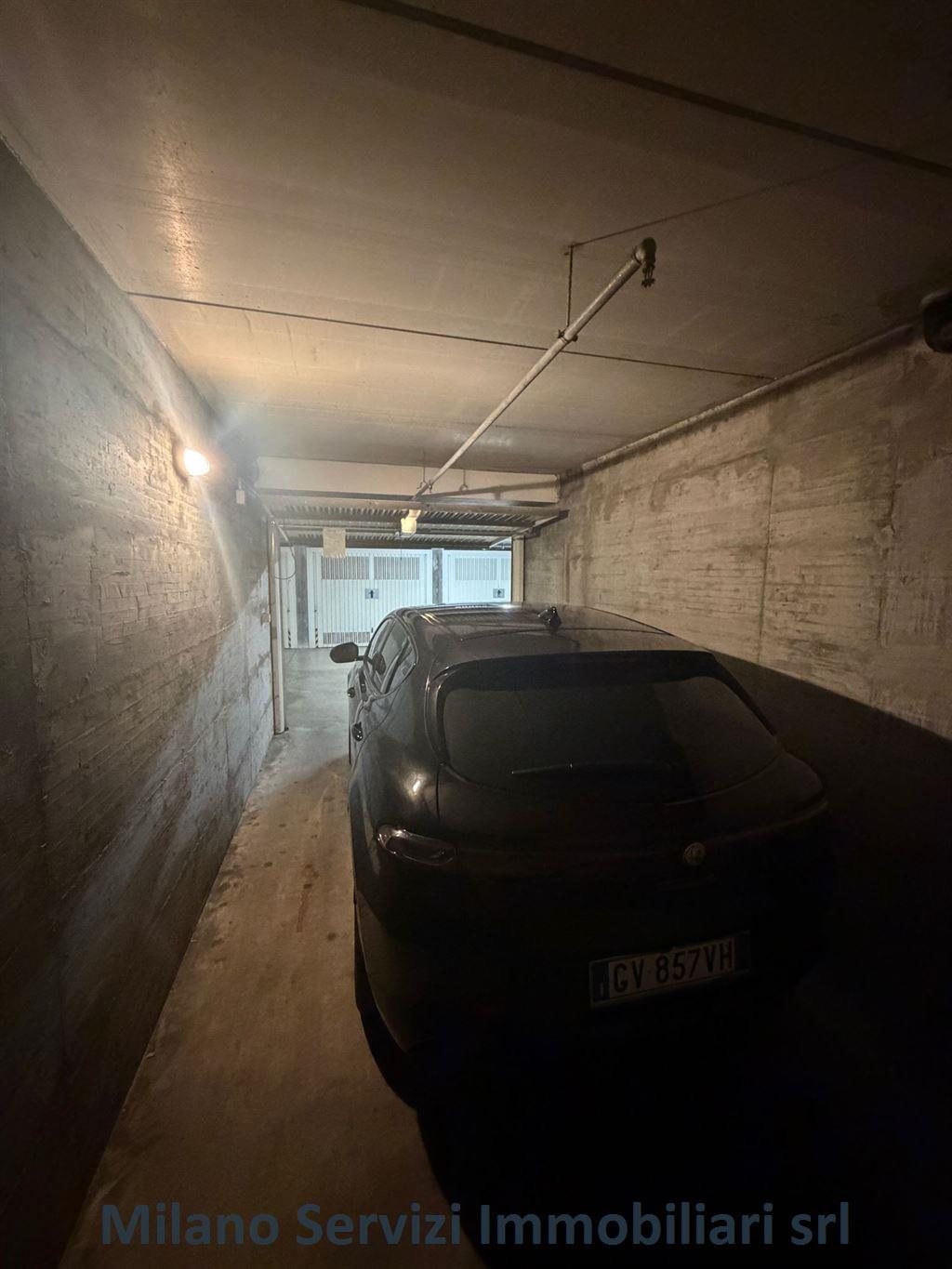 In locazione Box ampio