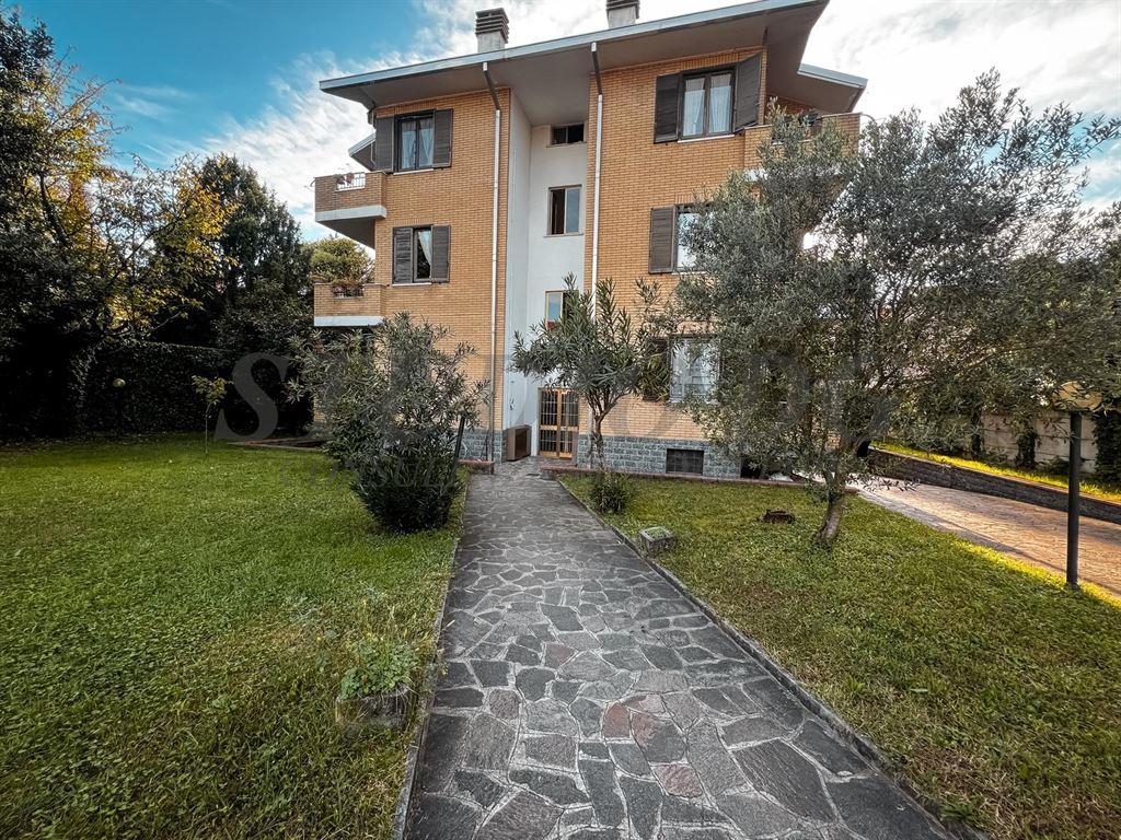 TRILOCALE IMMERSO NEL VERDE