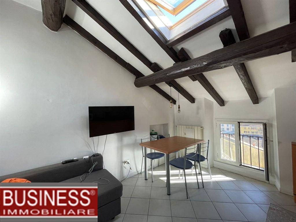 MILANO, P.TA GENOVA - BILOCALE ARREDATO