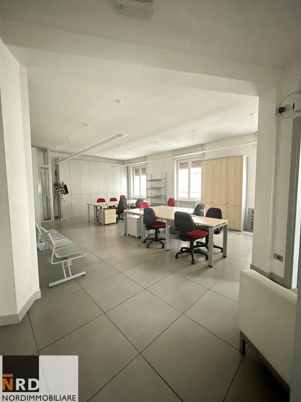 Elegante UFFICIO (4 Vani + 2 Wc) compl. Arredato