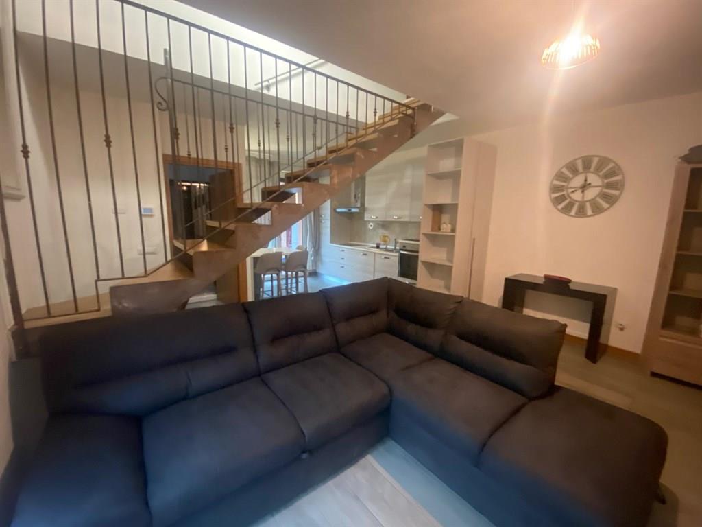 dvr1080  - villetta di testa 3 locali doppi servizi doppio box