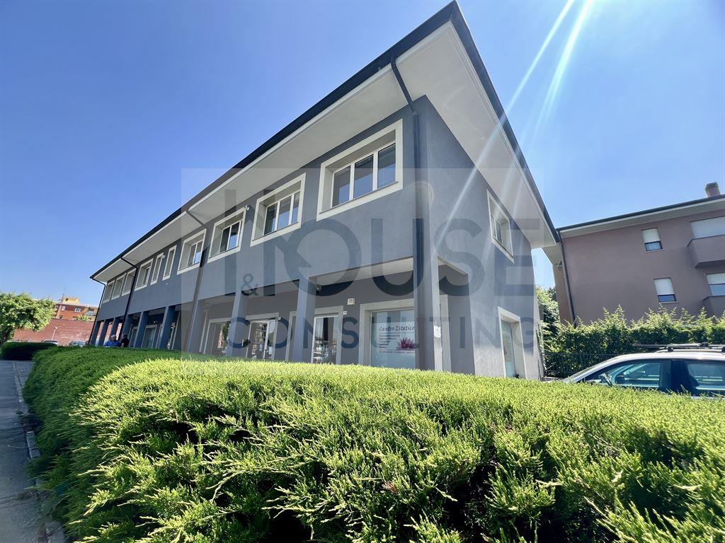 APPARTAMENTO USO UFFICIO IN VENDITA - LOCALE UNICO CON BAGNO