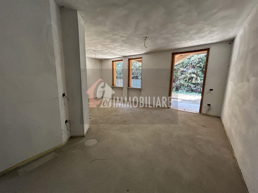 Villa a schiera centrale di nuova costruzione