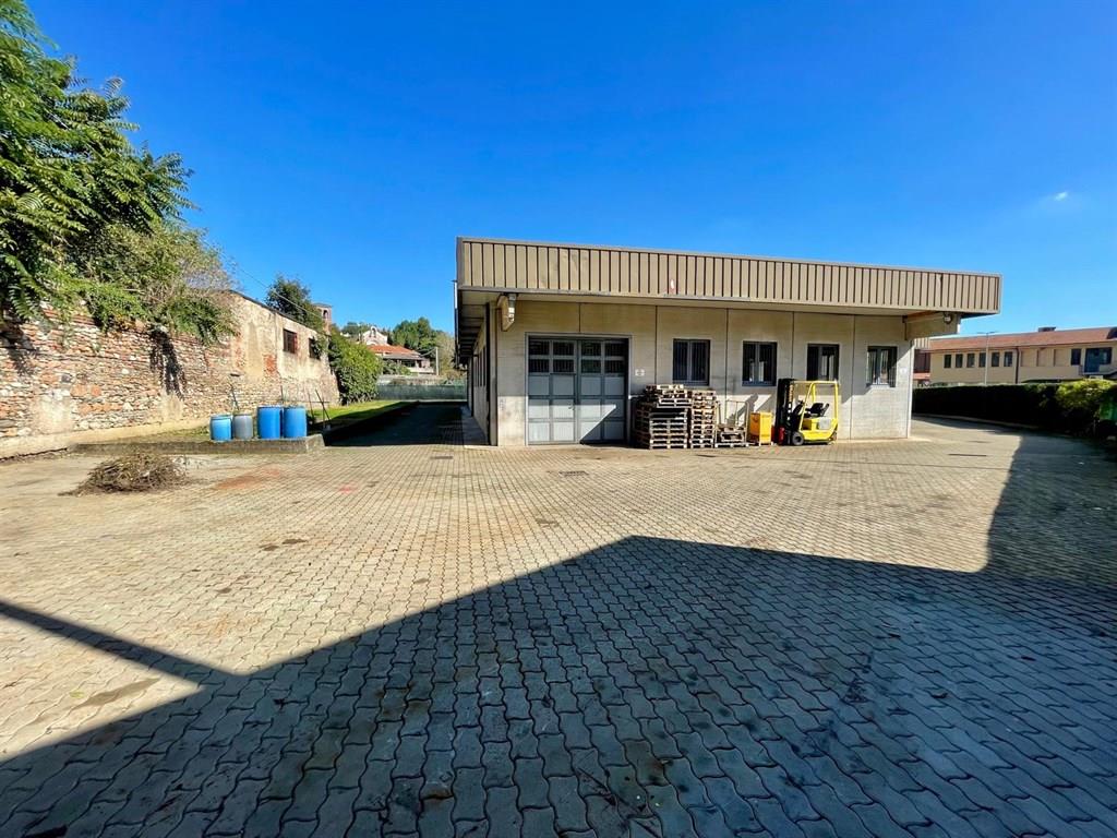 va3000 - capannone categoria D1 mq 600 + area esterna