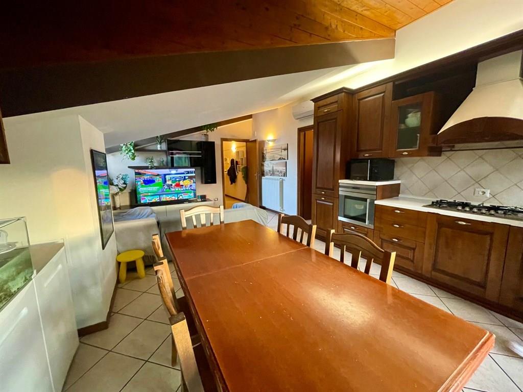 cp700 - introvabile trilocale NON ARREDATO con terrazzo - box e cantina