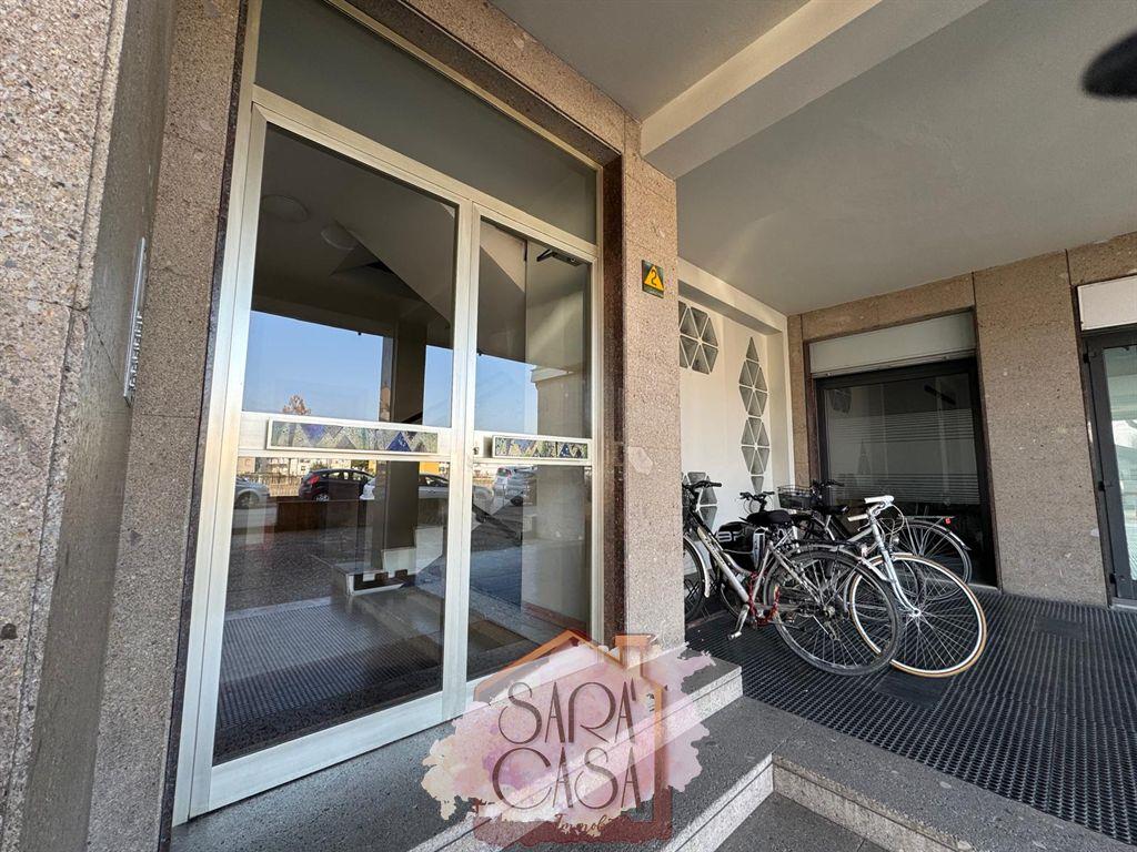 AMPIO APPARTAMENTO CON TERRAZZO E GARAGE