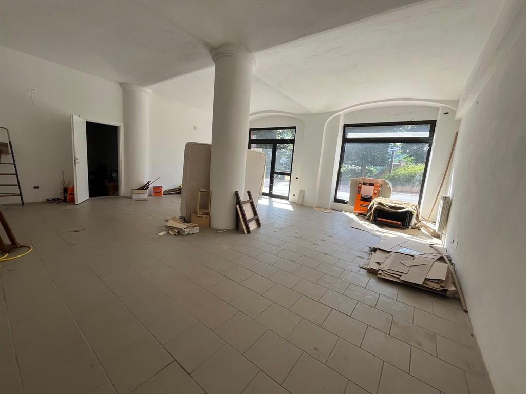 Mondovì (CN) locale commerciale in zona di forte passaggio