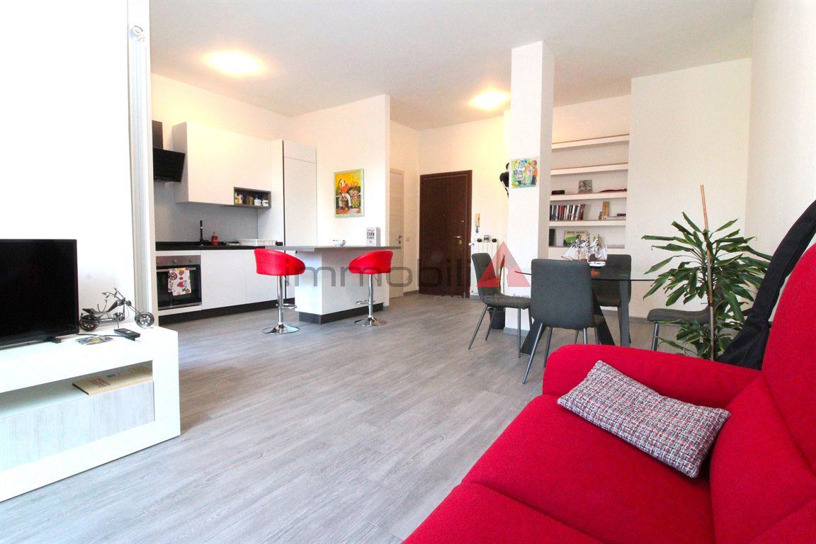 Monza zona S. Albino - 2 Locali di 75mq con box ARREDATO