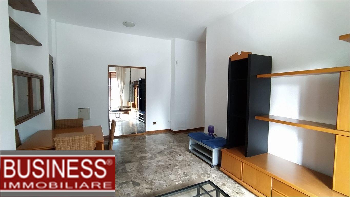 MILANO, MM BANDE NERE - AMPIO BILOCALE ARREDATO CON BALCONE