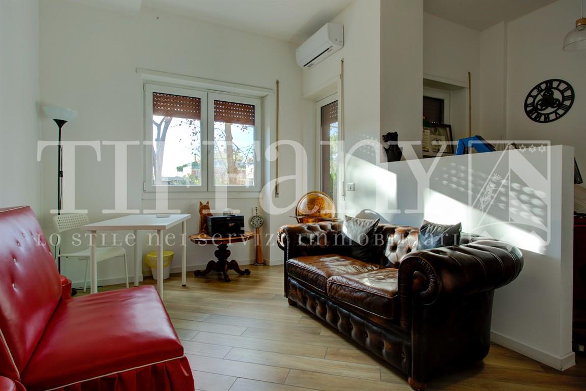 Trilocale ristrutturato con ampio balcone