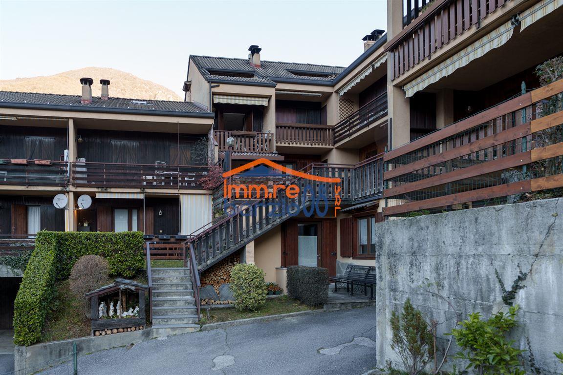 TRILOCALE CON BALCONI E CANTINA