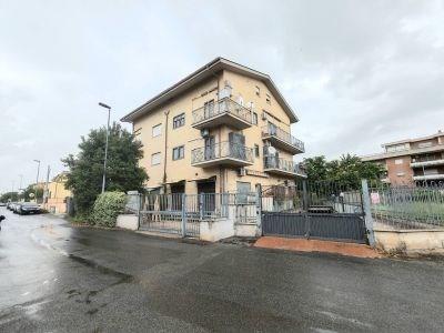 VILLANOVA CENTRO AMPIA METRATURA BALCONATO OTTIME CONDIZIONI