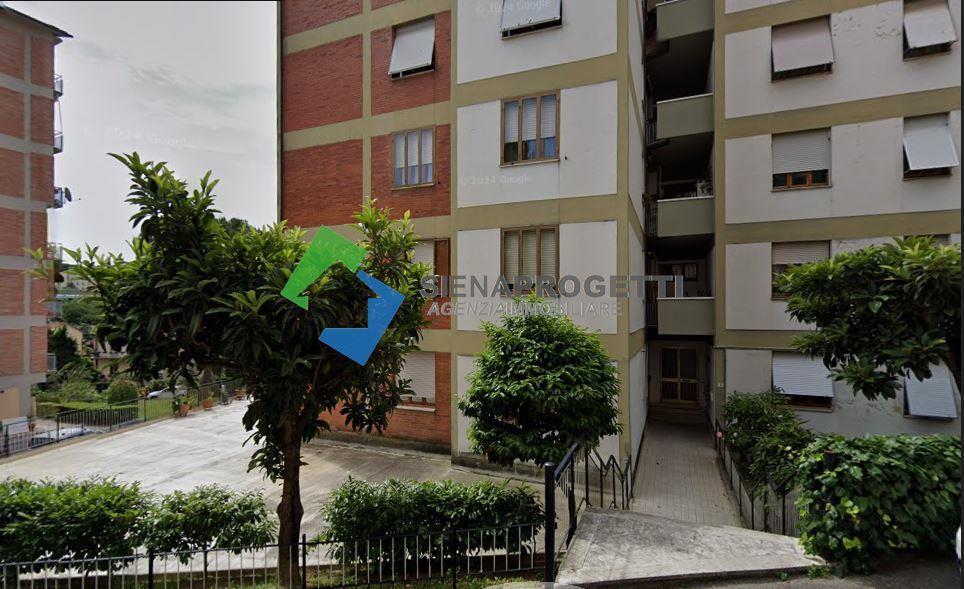 Zona Petriccio grande appartamento al piano terra con terrazza abitabile di 170 Mq.