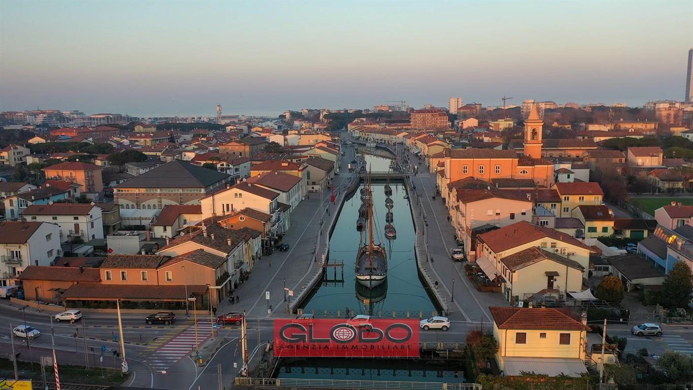 CESENATICO - rione Ponente = area edificabile a destinazione residenziale ( progetto per 19 unità abitative )