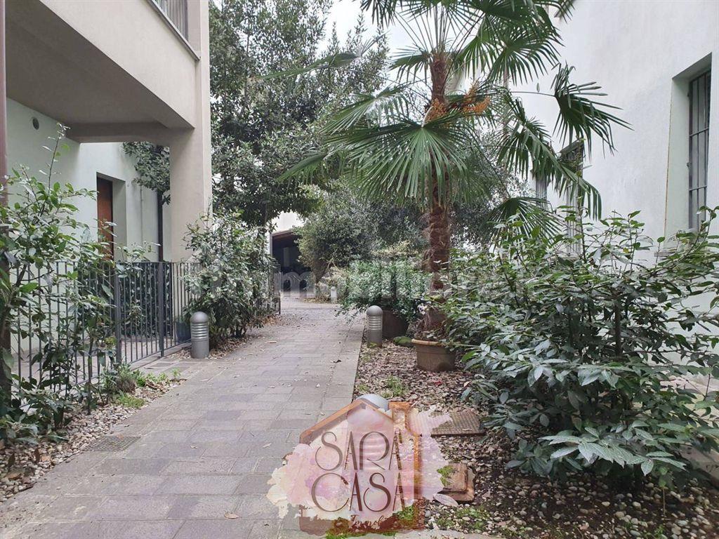 BILOCALE AL PRIMO PIANO IN CENTRO STORICO