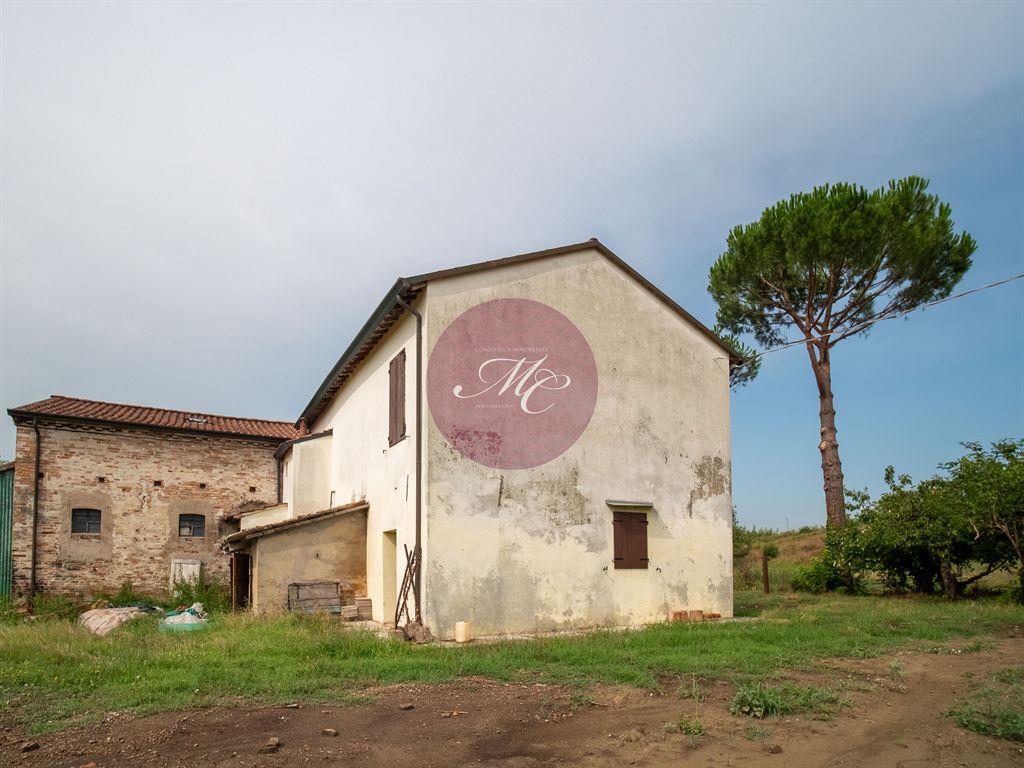 MADONNA DELL'ALBERO (RA) - Rustico-Casale unifamiliare con parco di 3500 mq