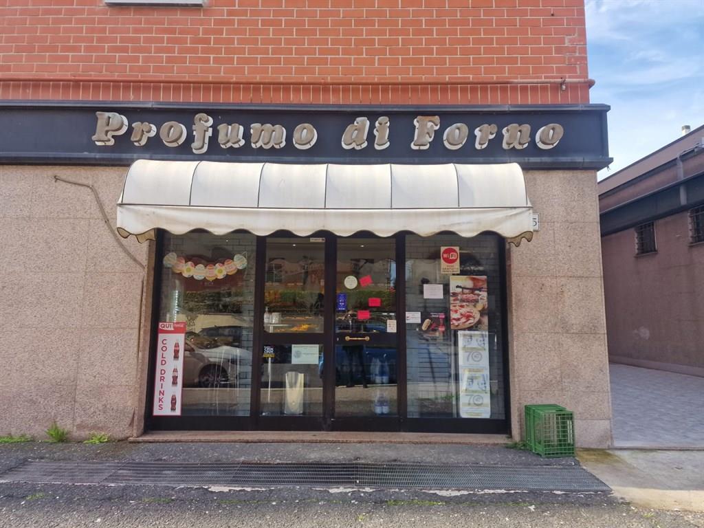 TORRACCIA - LOCALE COMMERCIALE ANGOLARE