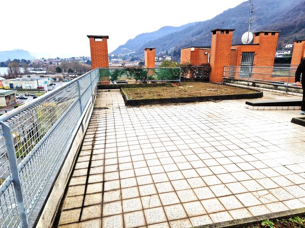 ATTICO DI 117 MQ CON TERRAZZO VISTA LAGO DI 100 MQ A GARLATE