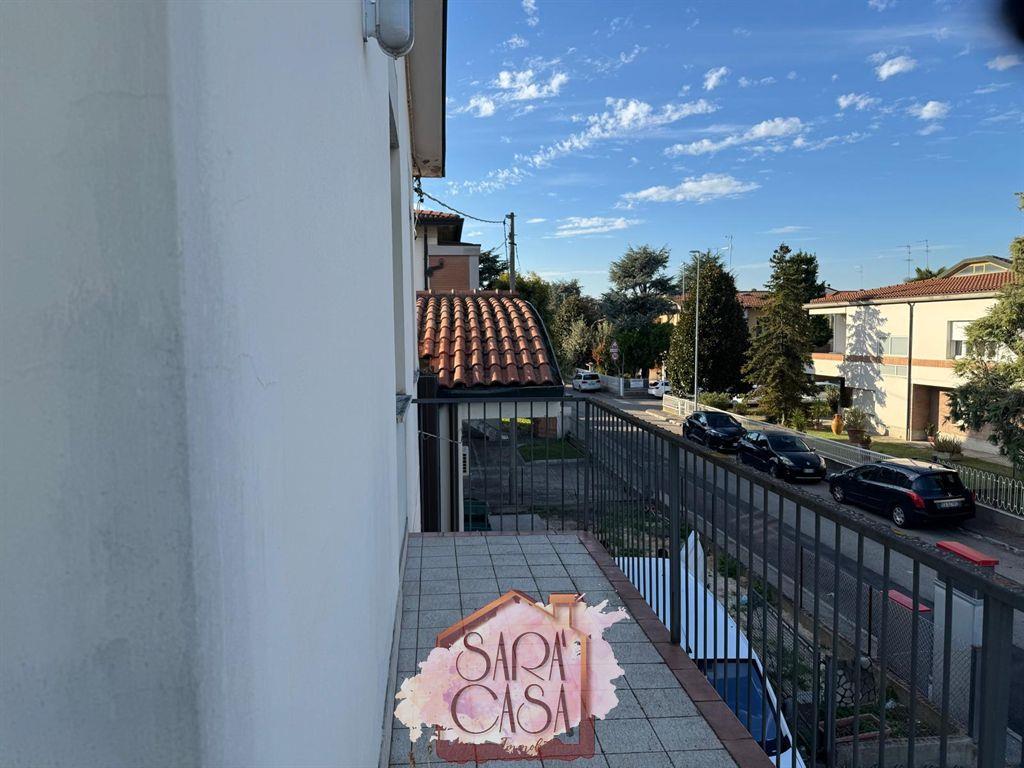 Casa indipendente con negozio annesso su lotto di oltre 600 mq