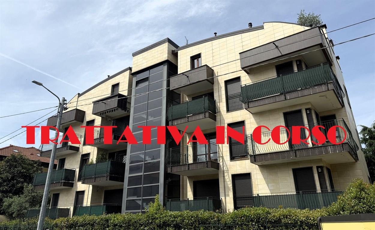 Monza San Giuseppe - VENDESI appartamento 3 locali doppi servizi - terrazzo -  box