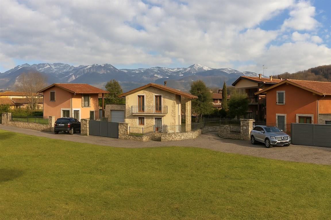 VILLE UNIFAMILIARI A VALGREGHENTINO