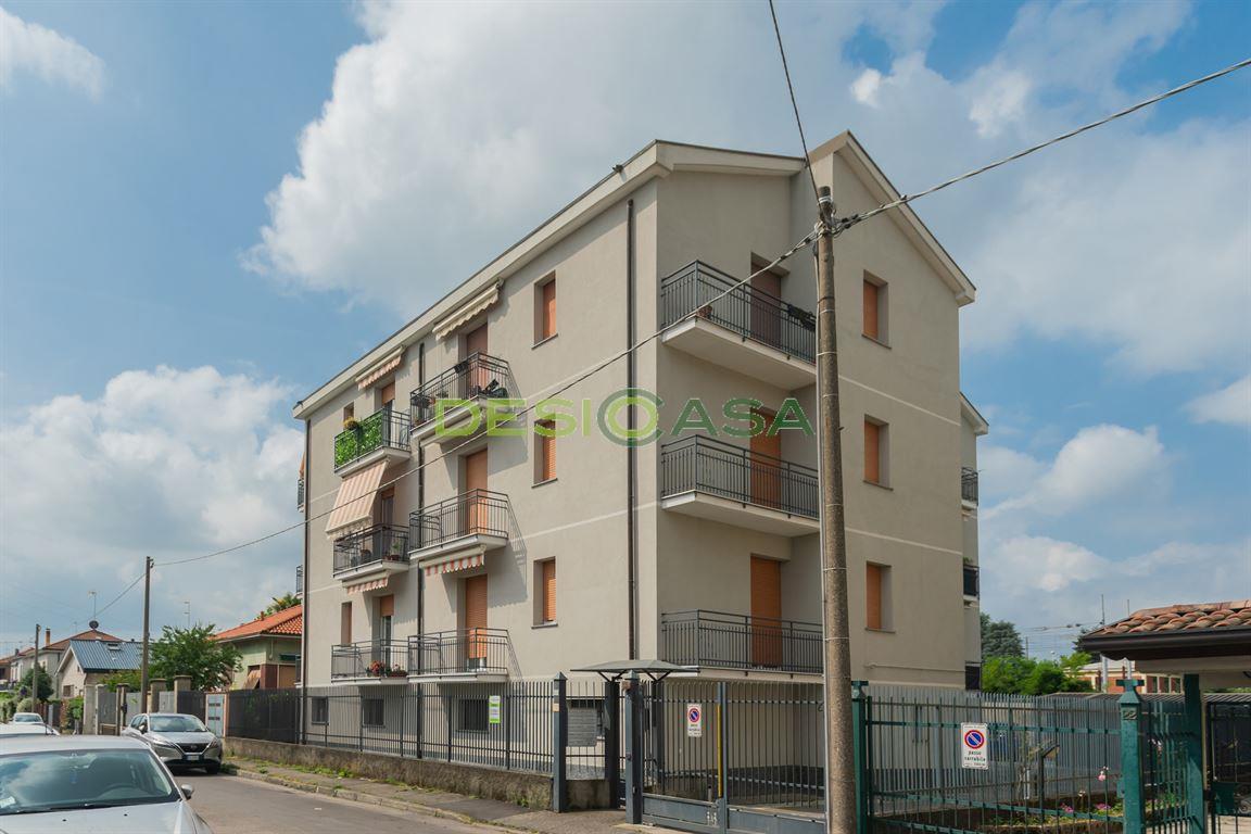 Tre locali con cantina in vendita a Desio