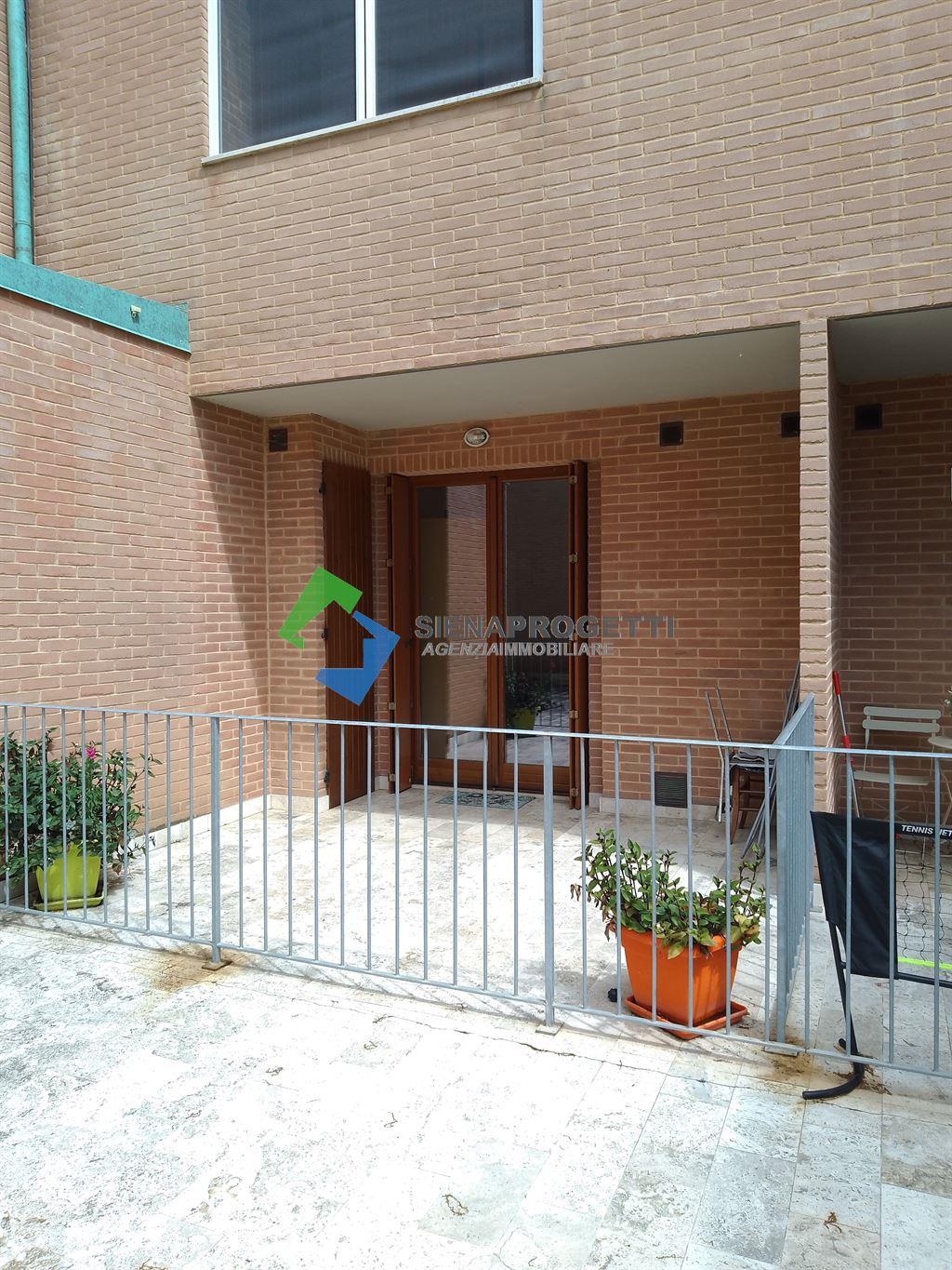 Grazioso bilocale con giardino e resede privato a San Andrea, Siena.