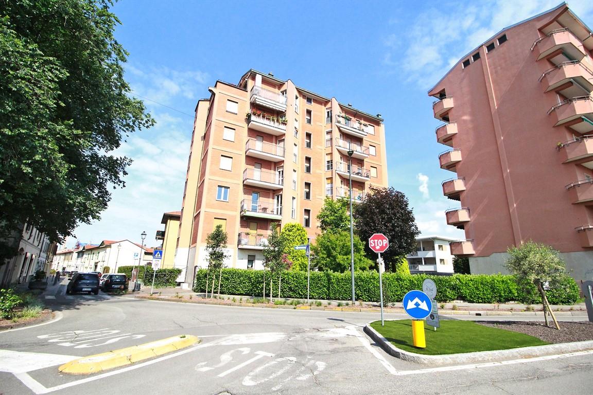 VIMERCATE CENTRALE 2 LOCALI RISTRUTTURATO CON BOX SINGOLO
