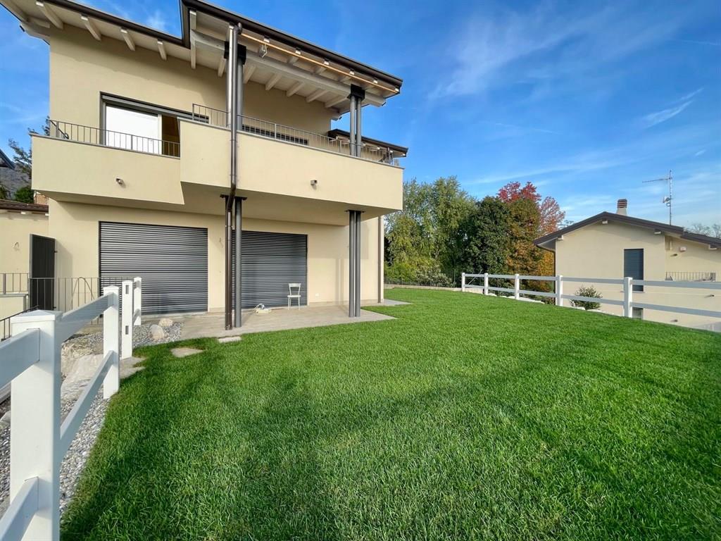 VILLA CON IMPAGABILE VISTA SUL LAGO - NUOVA E MAI ABITATA