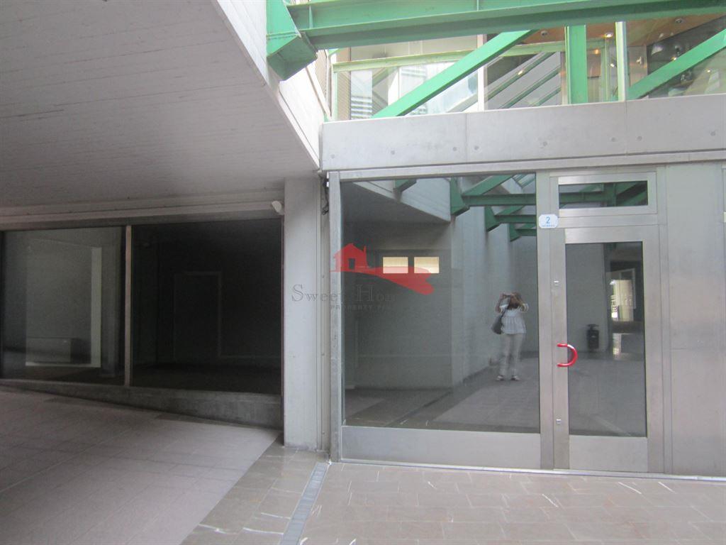 NEGOZIO/UFFICIO CORTE DEL GIGLIO